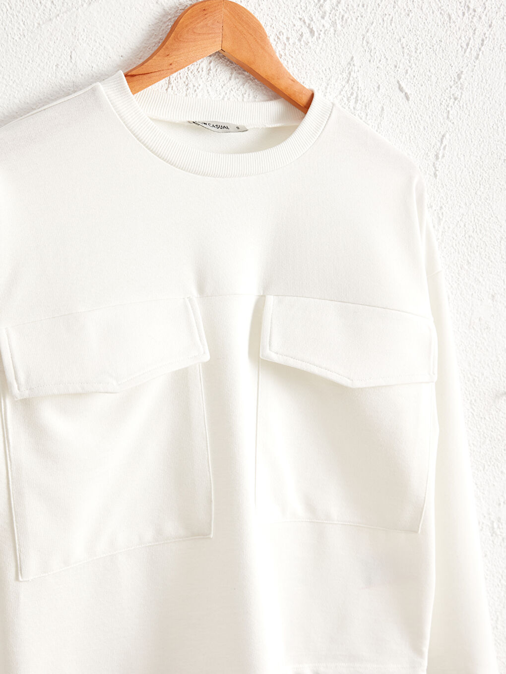 سويت شيرت بتفاصيل جيب-2