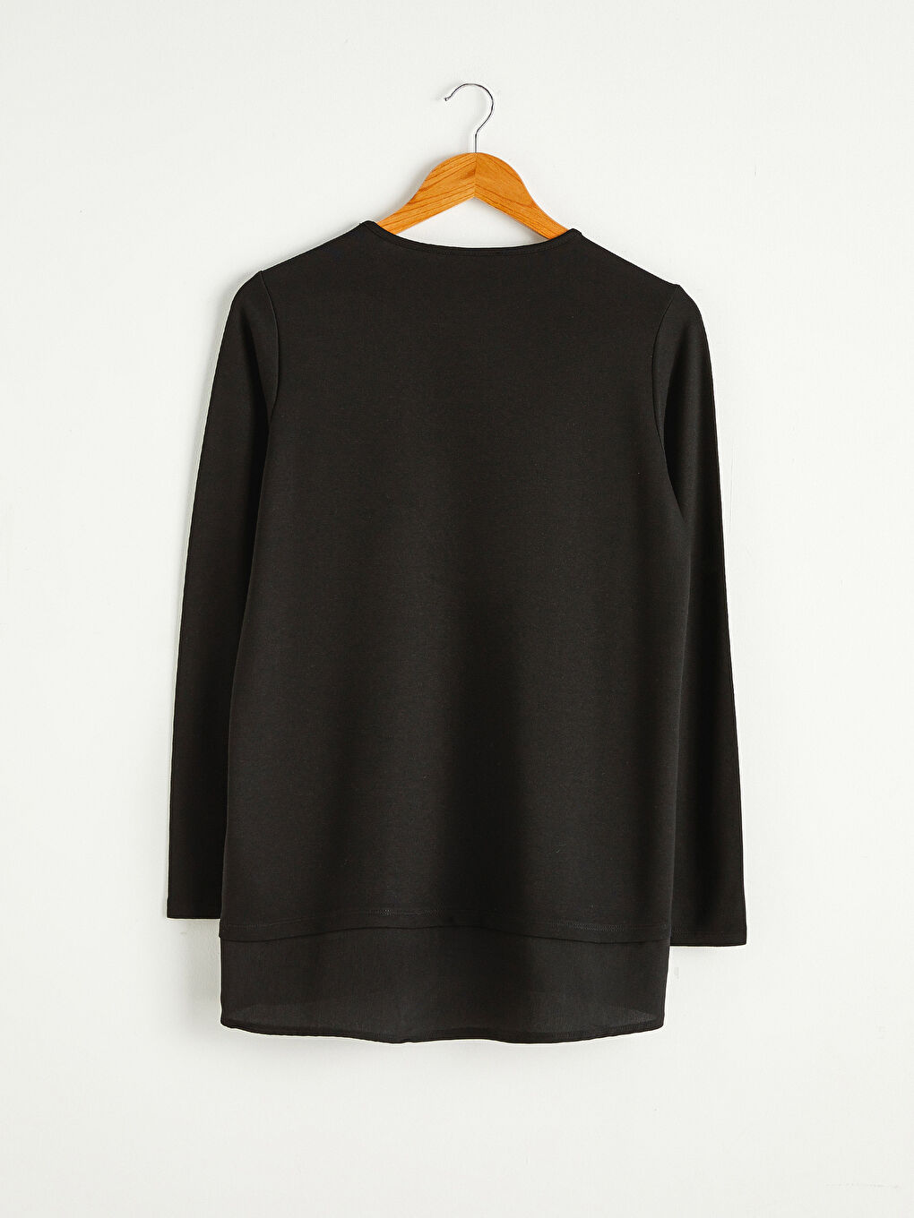 Siyah Bisiklet Yaka Kareli Uzun Kollu Kadın Tişört-1