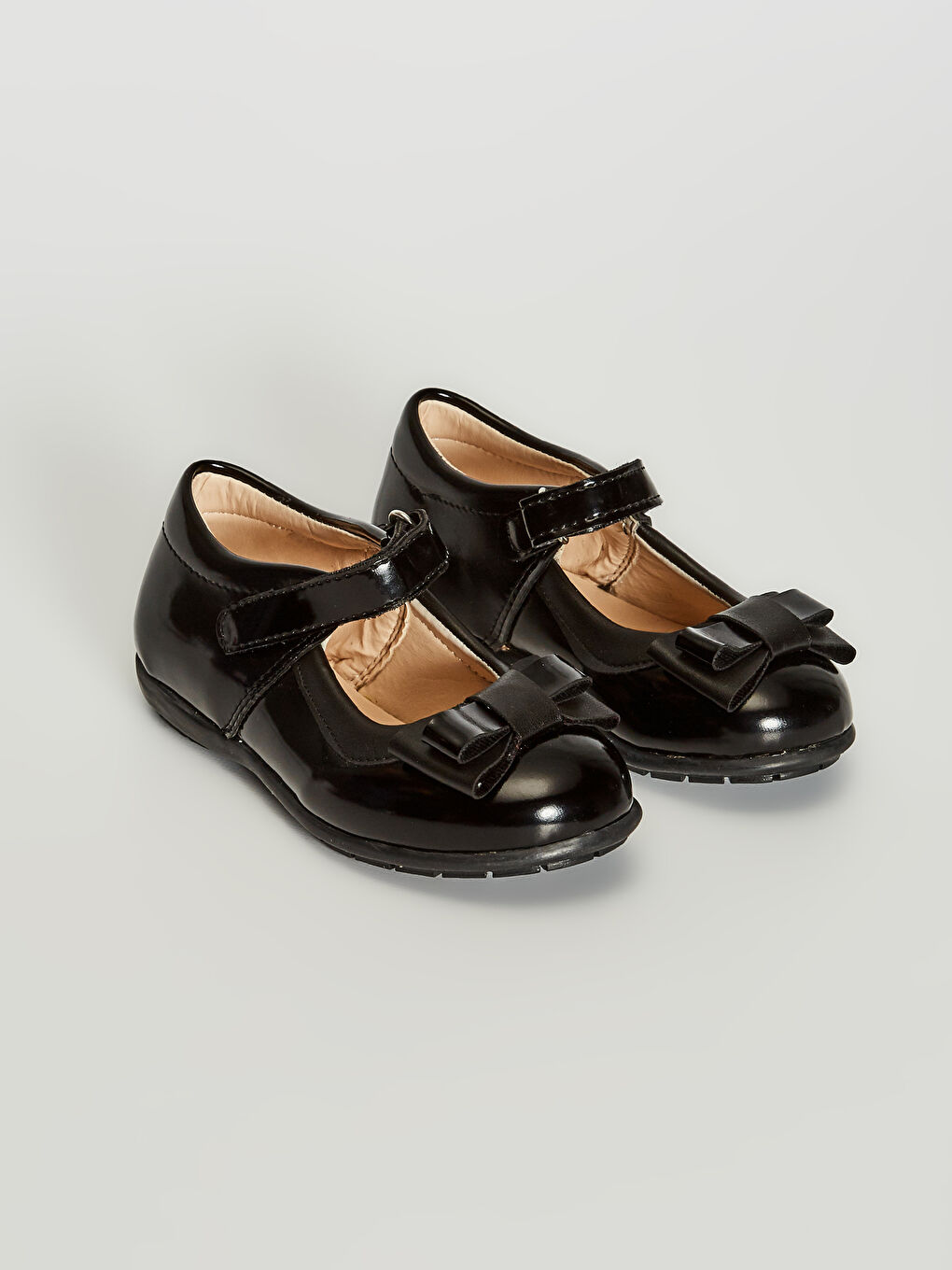 Siyah Kız Çocuk Cırt Cırtlı Babet Ayakkabı