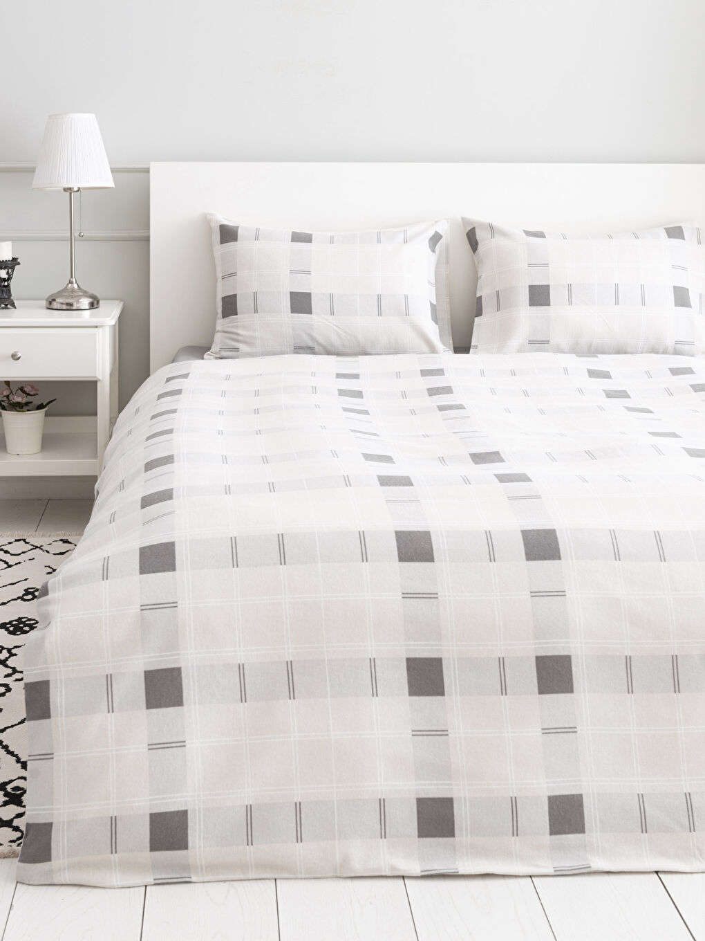 Gri Çift Kişilik Flanel Nevresim Takımı