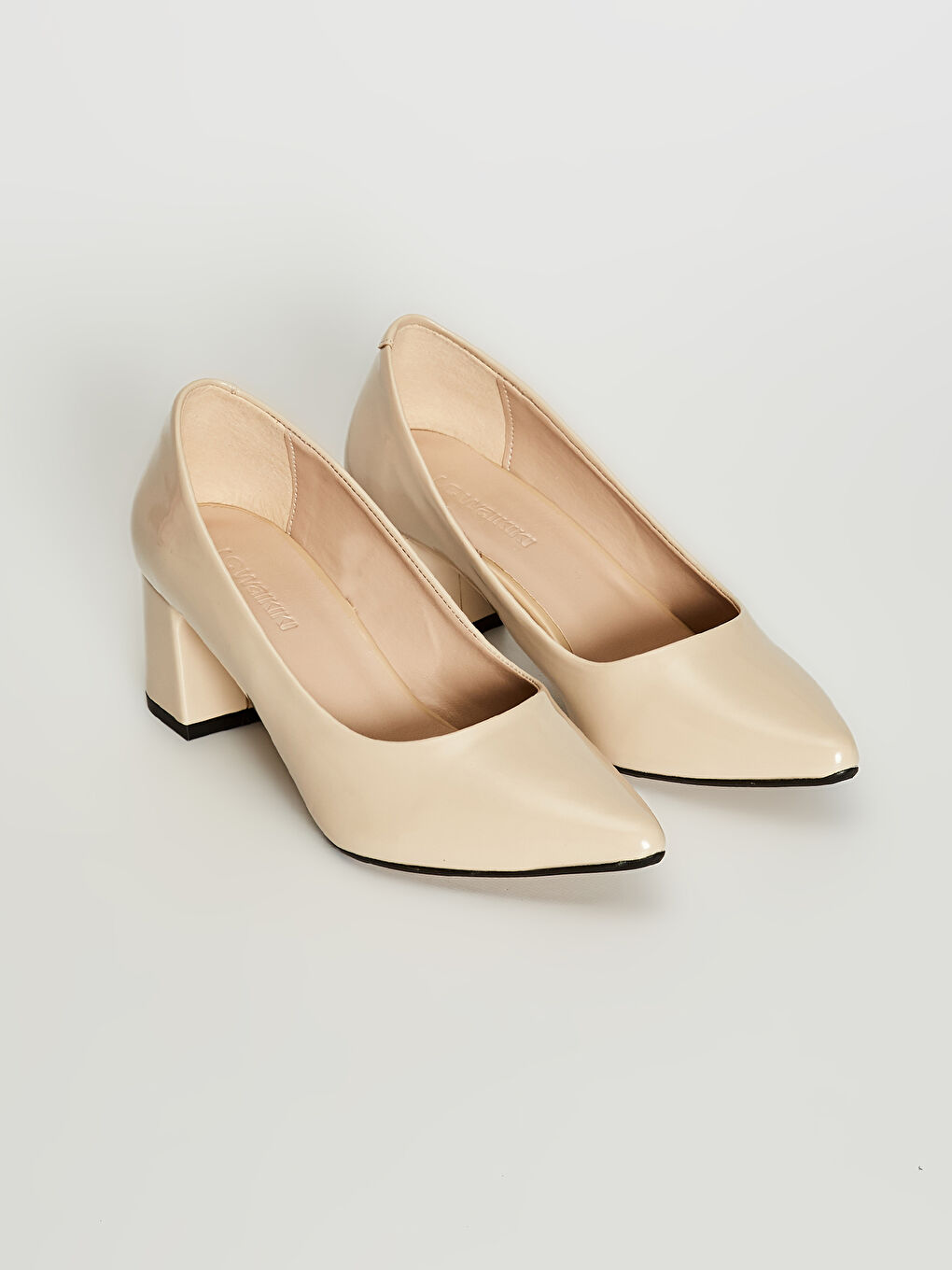 Bej Kadın Sivri Burun Topuklu Ayakkabı