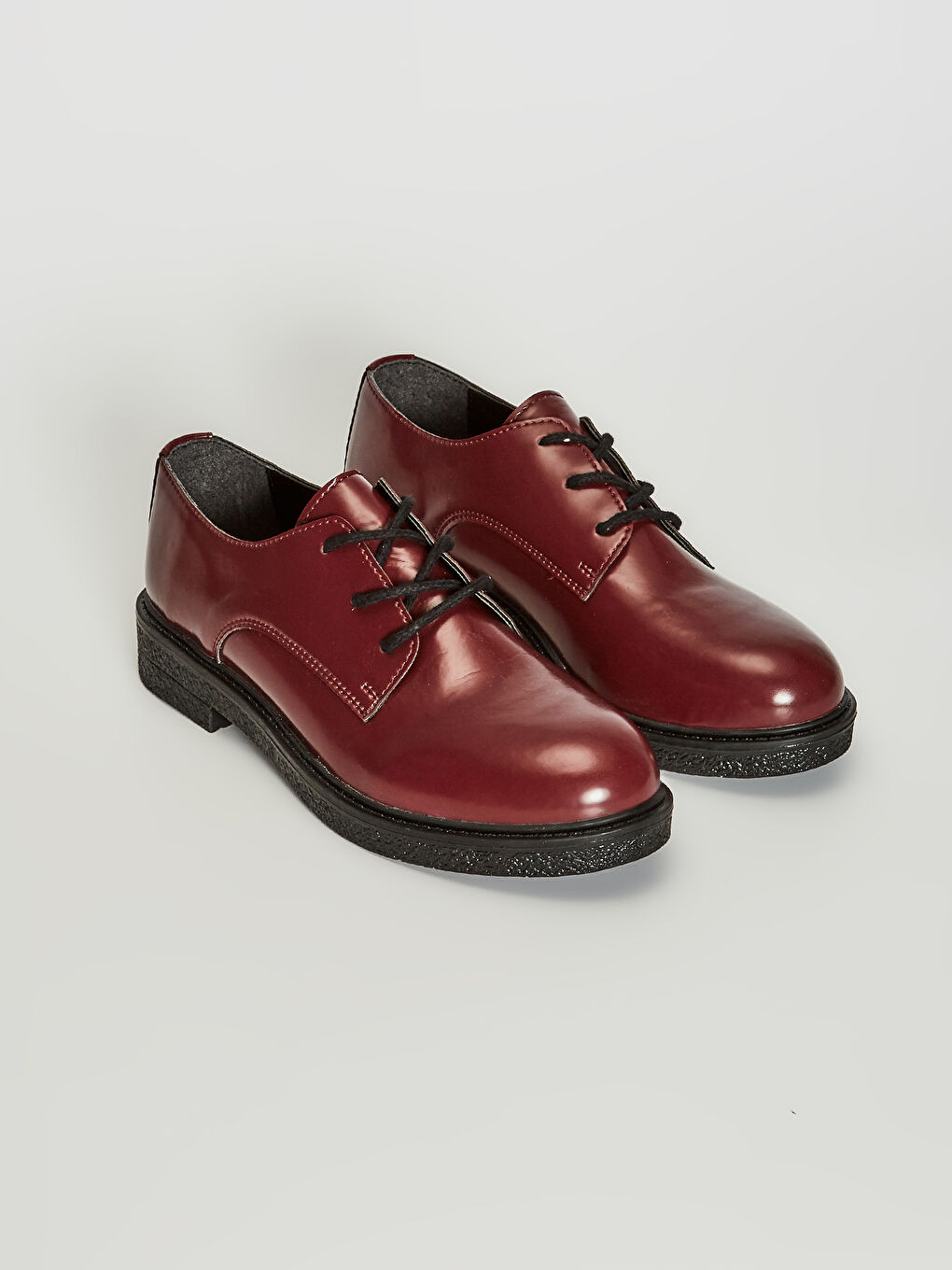 ქალის თასმებიანი კლასიკური ფეხსაცმელი-1