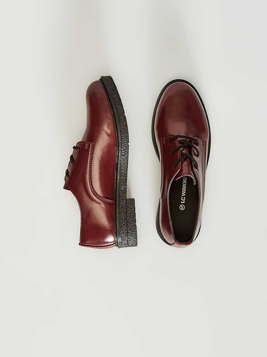 ქალის თასმებიანი კლასიკური ფეხსაცმელი-3