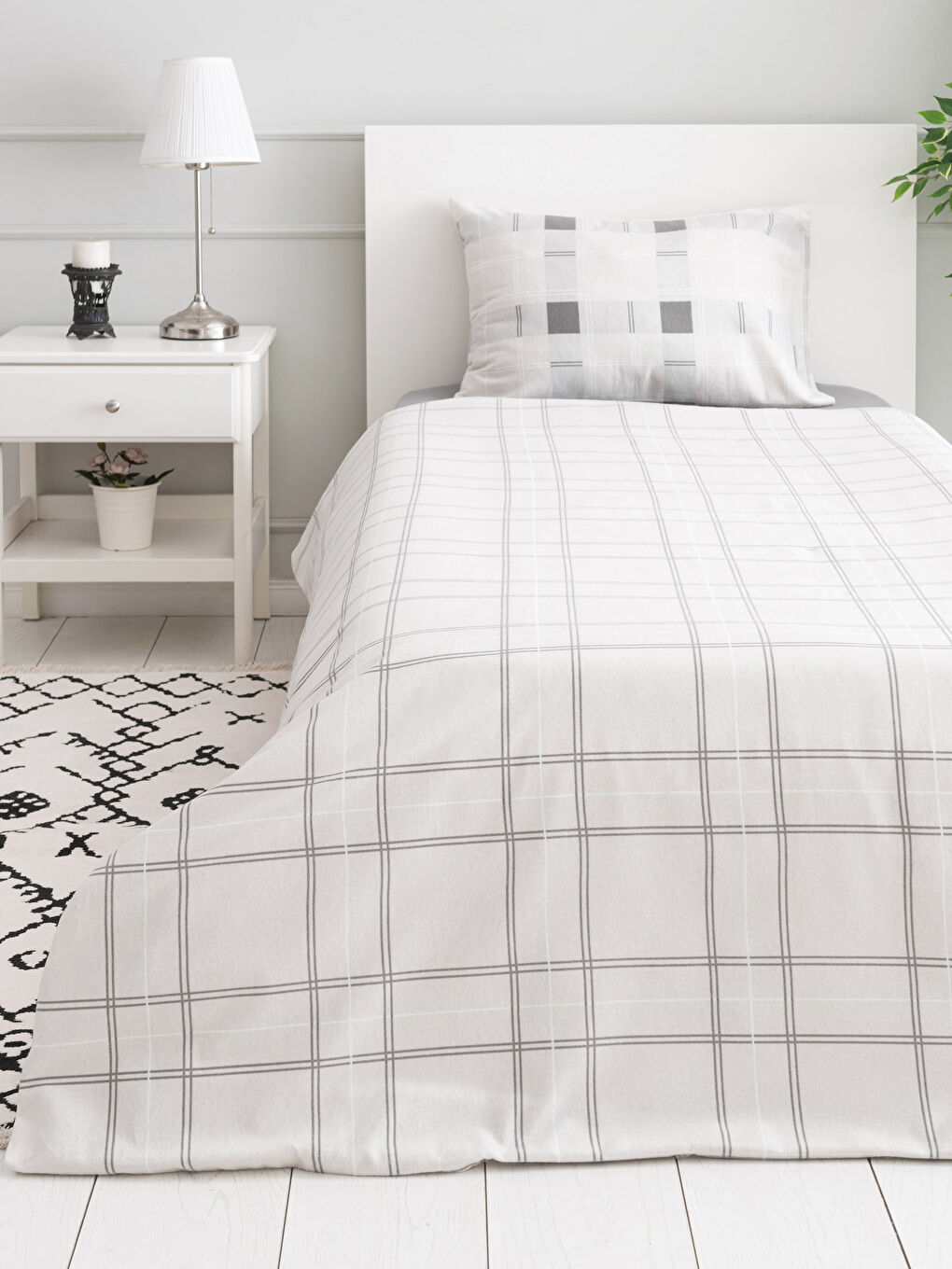 Gri Tek Kişilik Flanel Nevresim Takımı-1