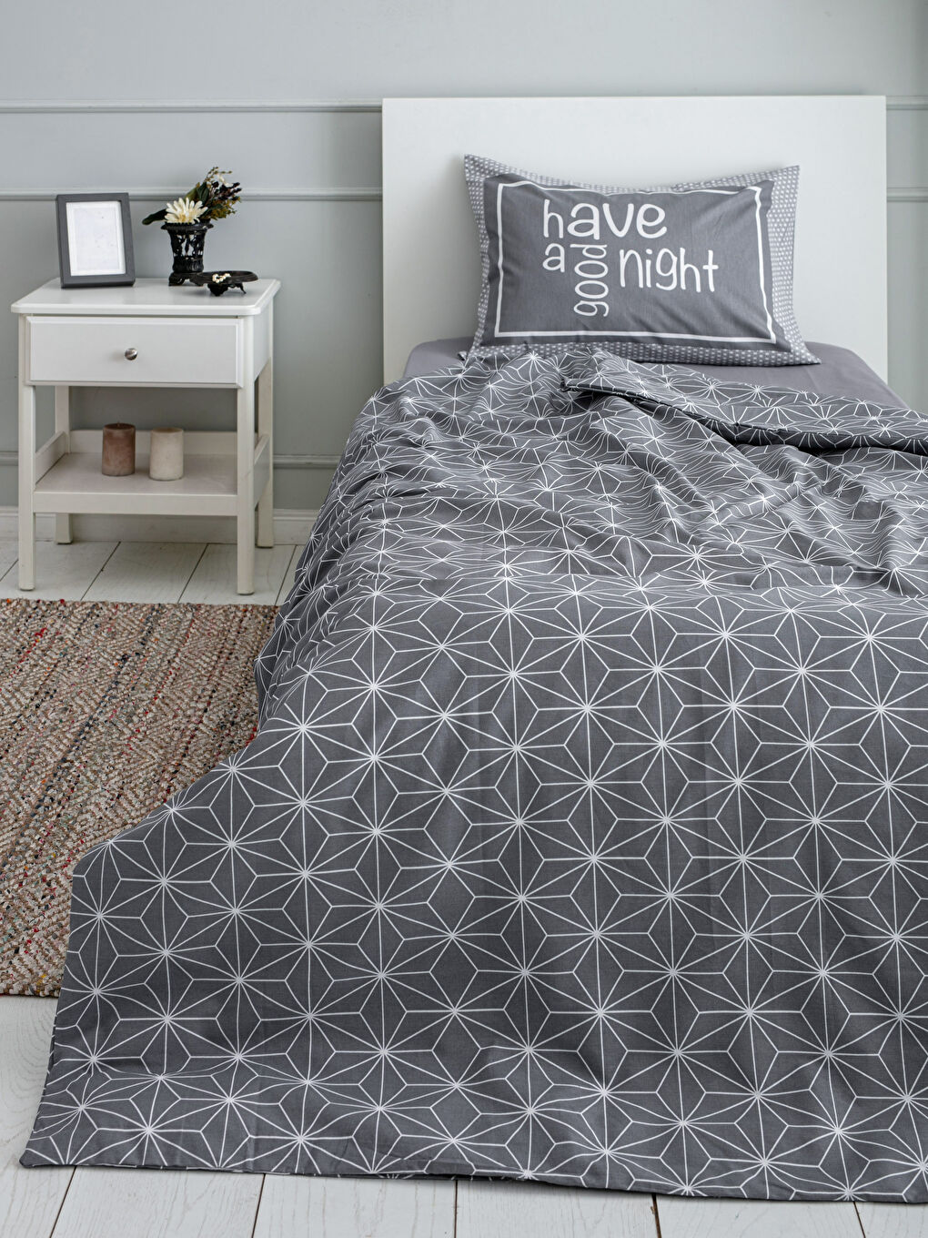 Gri Tek Kişilik  Nevresim Takımı