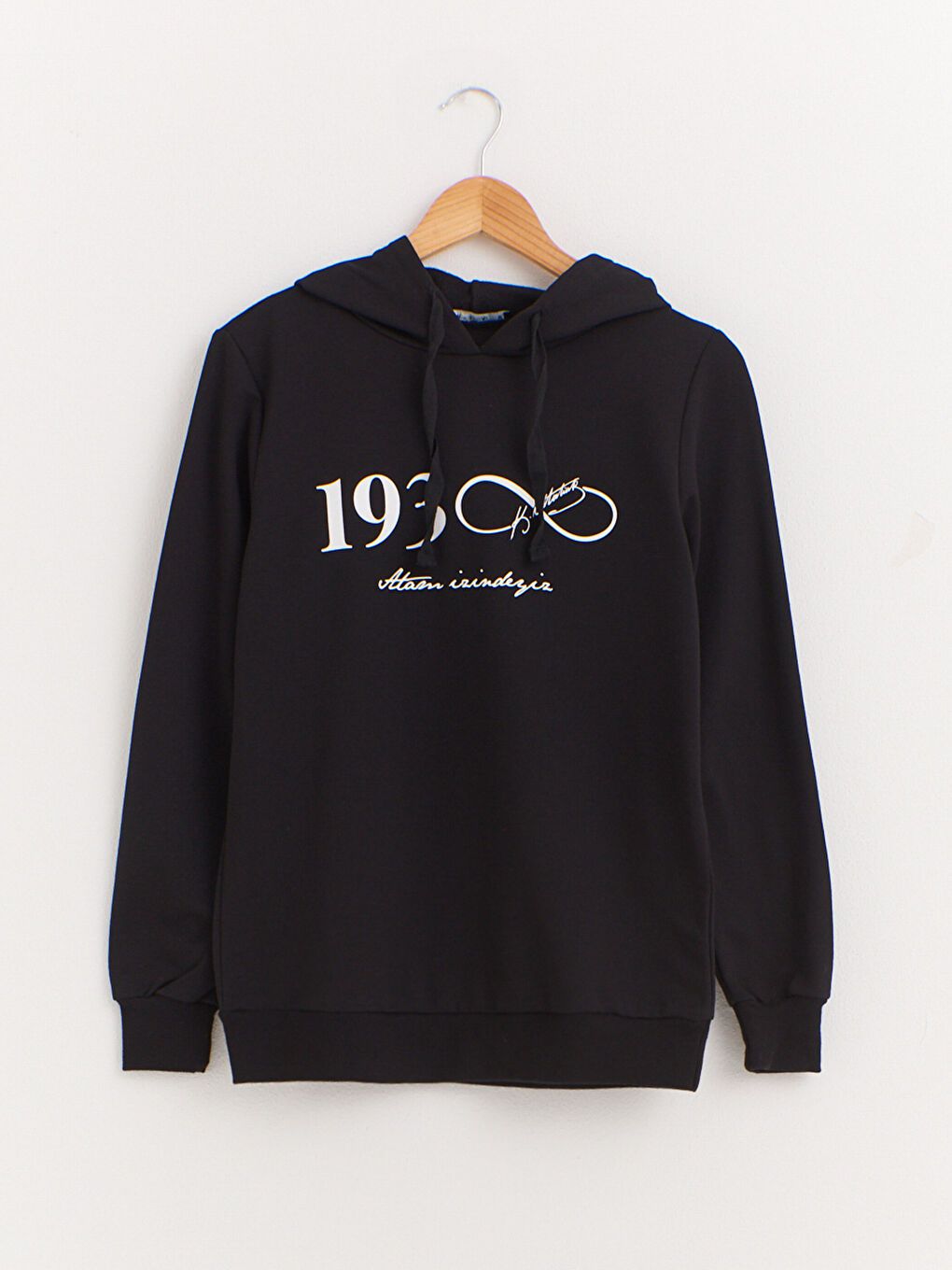 Siyah Kapüşonlu Atatürk Temalı Uzun Kollu Kadın Sweatshirt