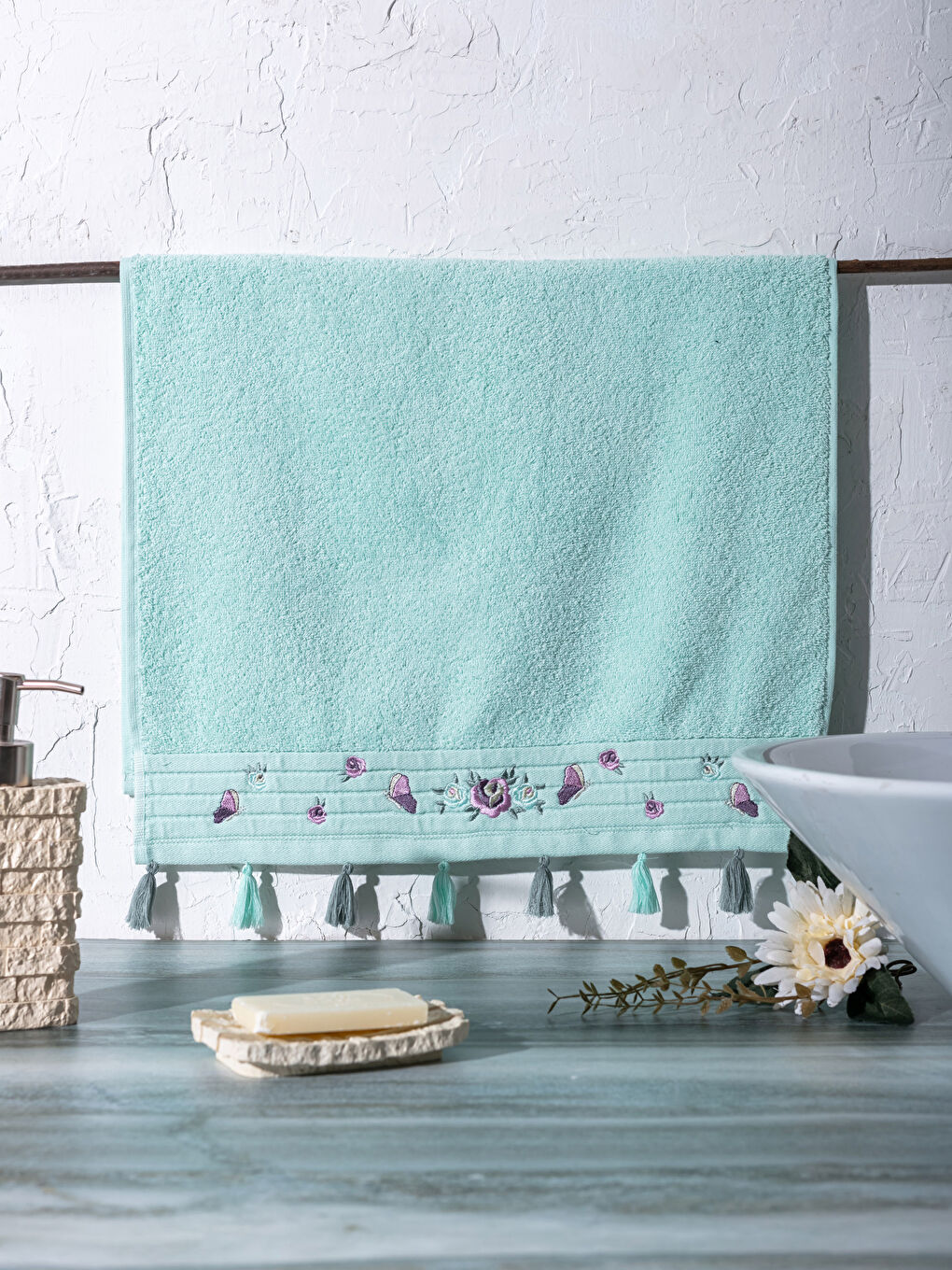 Turkuaz Nakışlı ve Püsküllü Yüz Havlusu