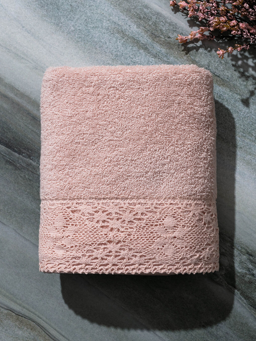 Pembe Desenli Yüz Havlusu-1