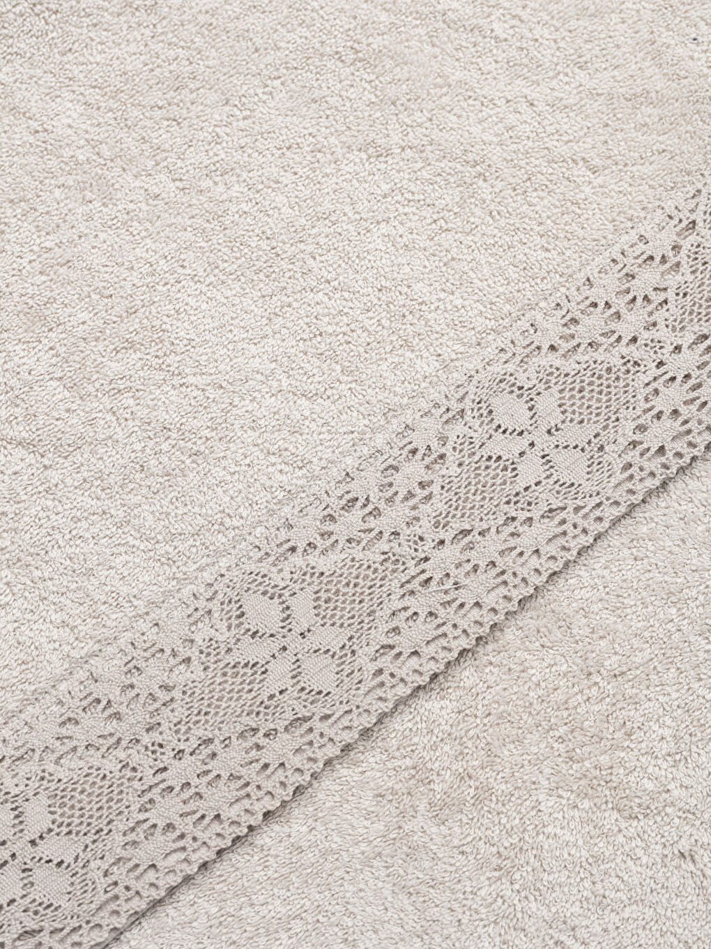 Полотенце для лица с кружевной отделкой-3