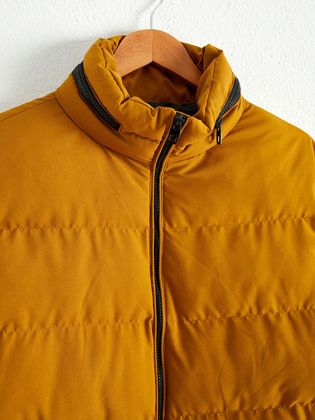 Sarı Dik Yaka Kalın Şişme Mont-2