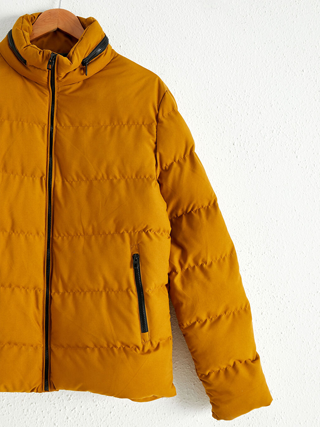 Sarı Dik Yaka Kalın Şişme Mont-4