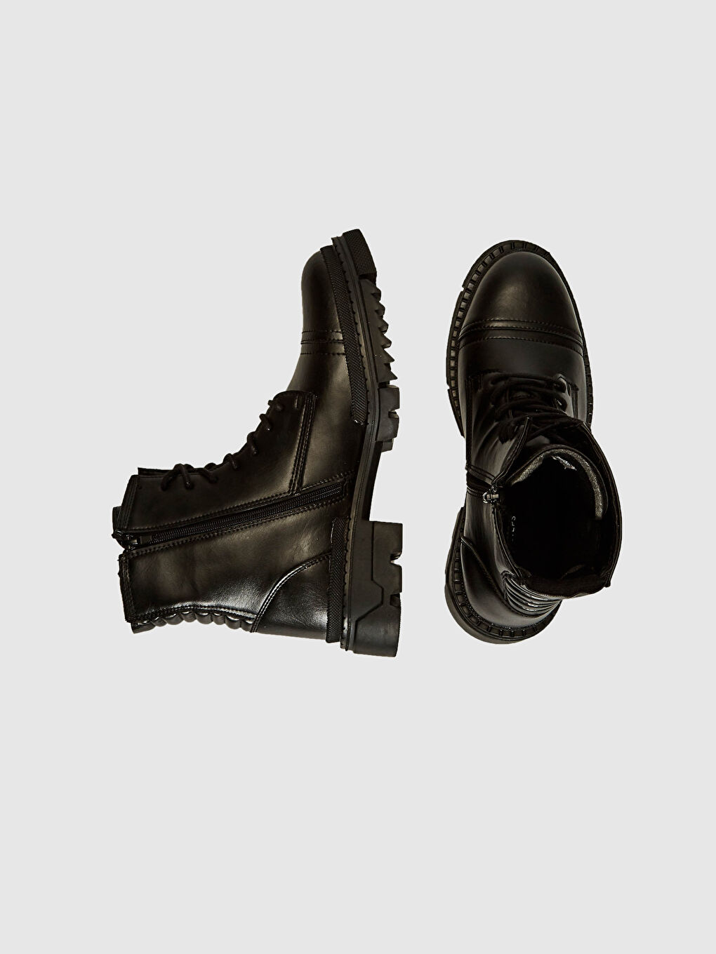 Siyah Erkek Bağcıklı Postal Bot-2