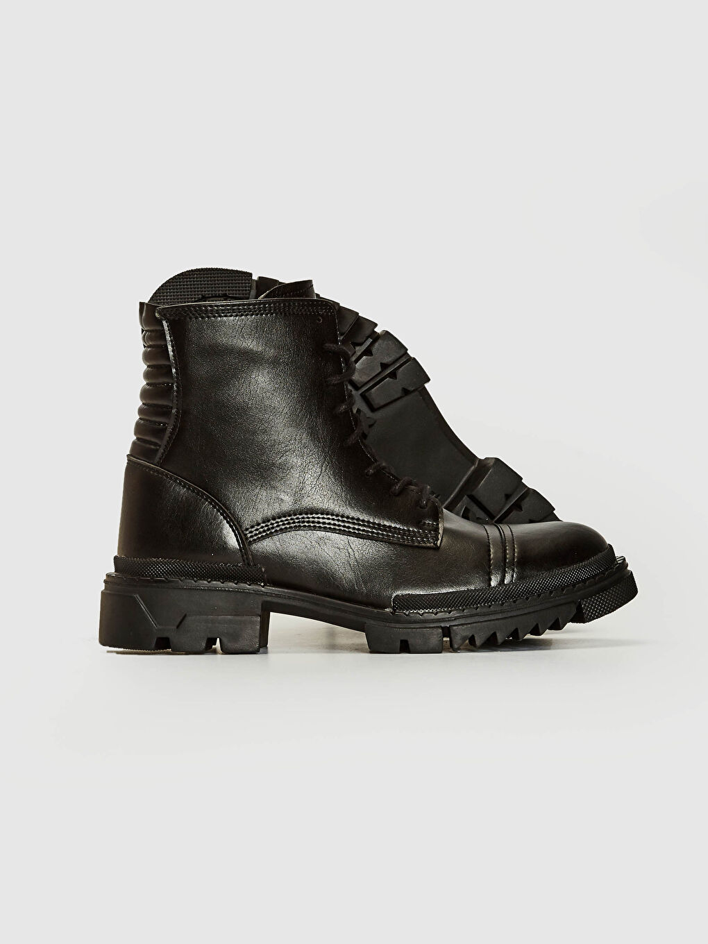 Siyah Erkek Bağcıklı Postal Bot-3