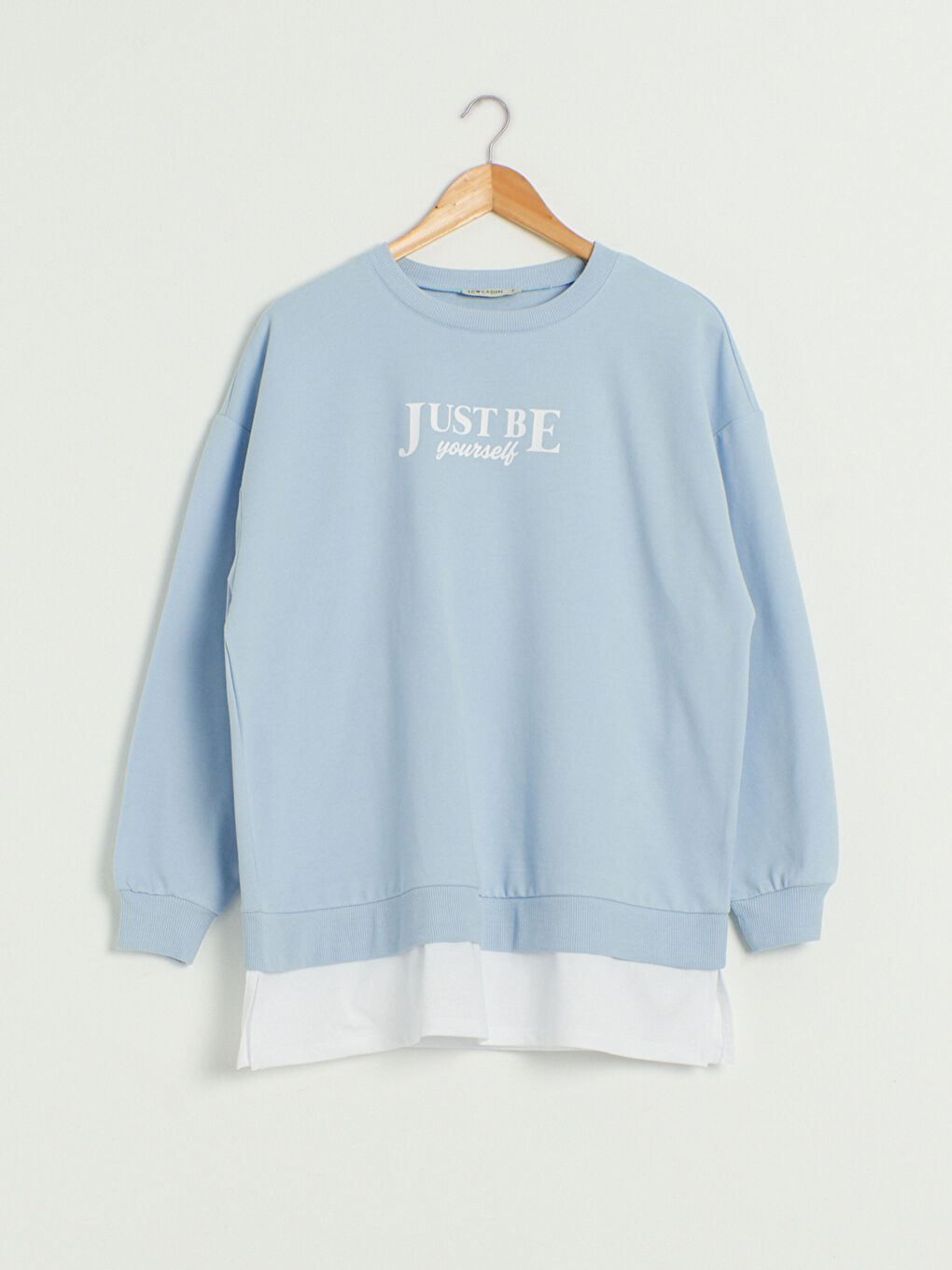 Свитшот с буквенным принтом