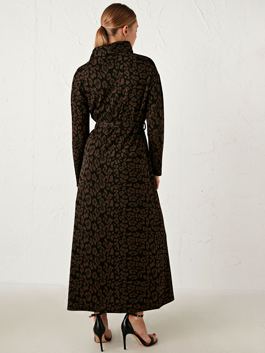 Kahverengi Leopar Desenli Uzun Salaş Elbise-4
