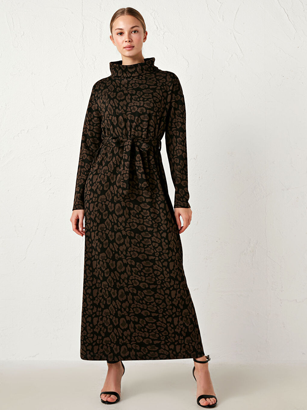Kahverengi Leopar Desenli Uzun Salaş Elbise