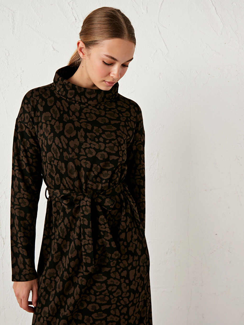 Kahverengi Leopar Desenli Uzun Salaş Elbise-2