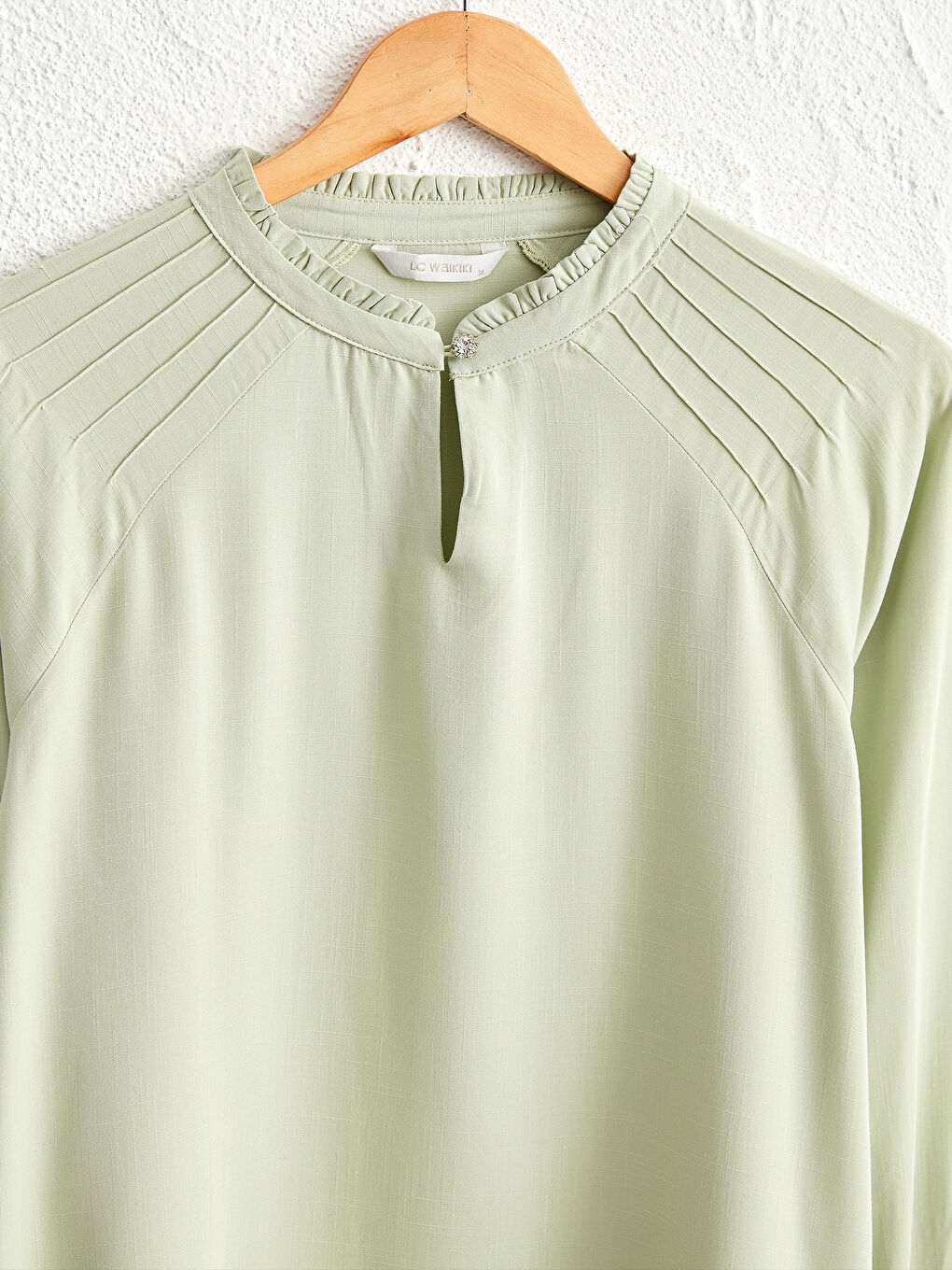 Yeşil Yakası Fırfırlı Viskon Bluz-3