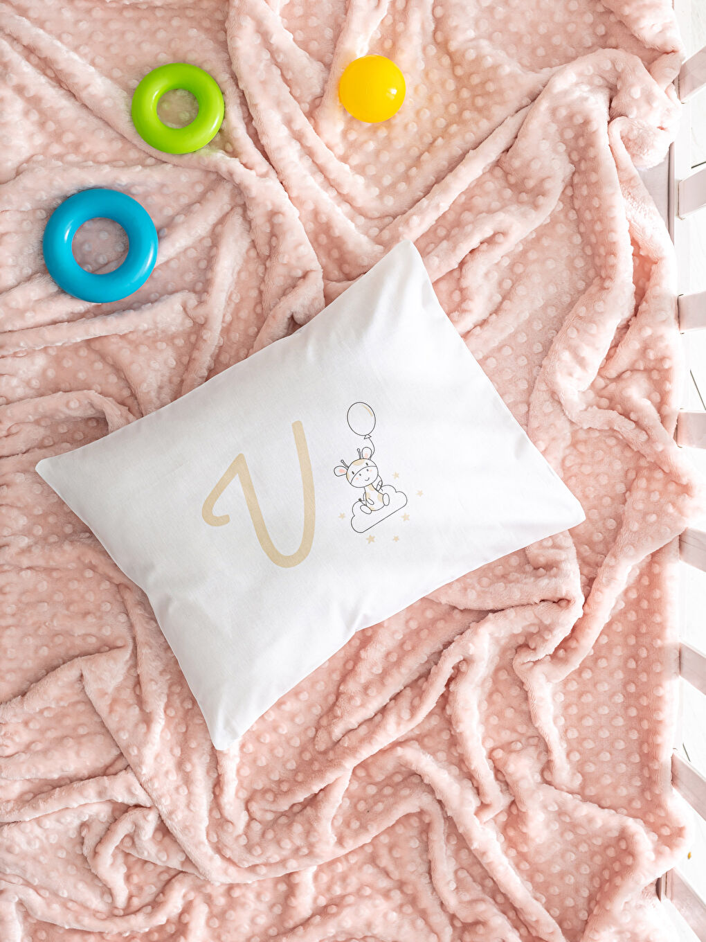 Bej U Harfi Baskılı Yastık Kılıfı