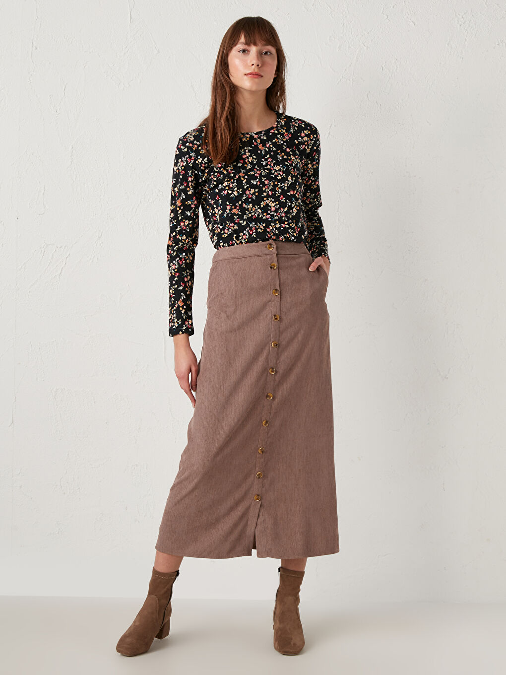 Bej Önü Düğmeli Kadife Etek-1