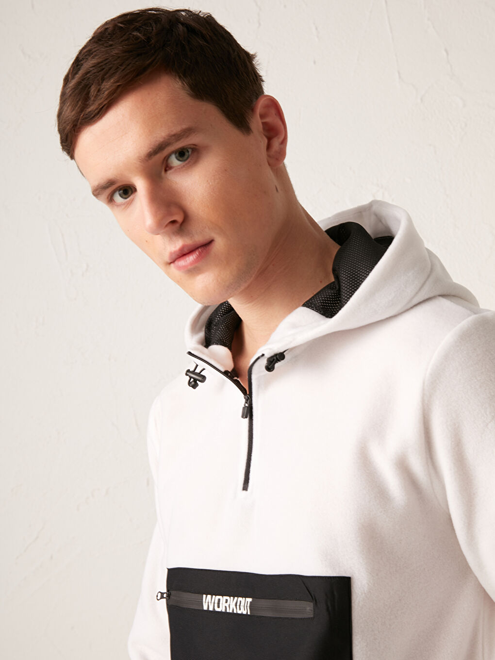 Beyaz Standart Kalıp Cep Detaylı Polar Aktif Spor Hoodie-1