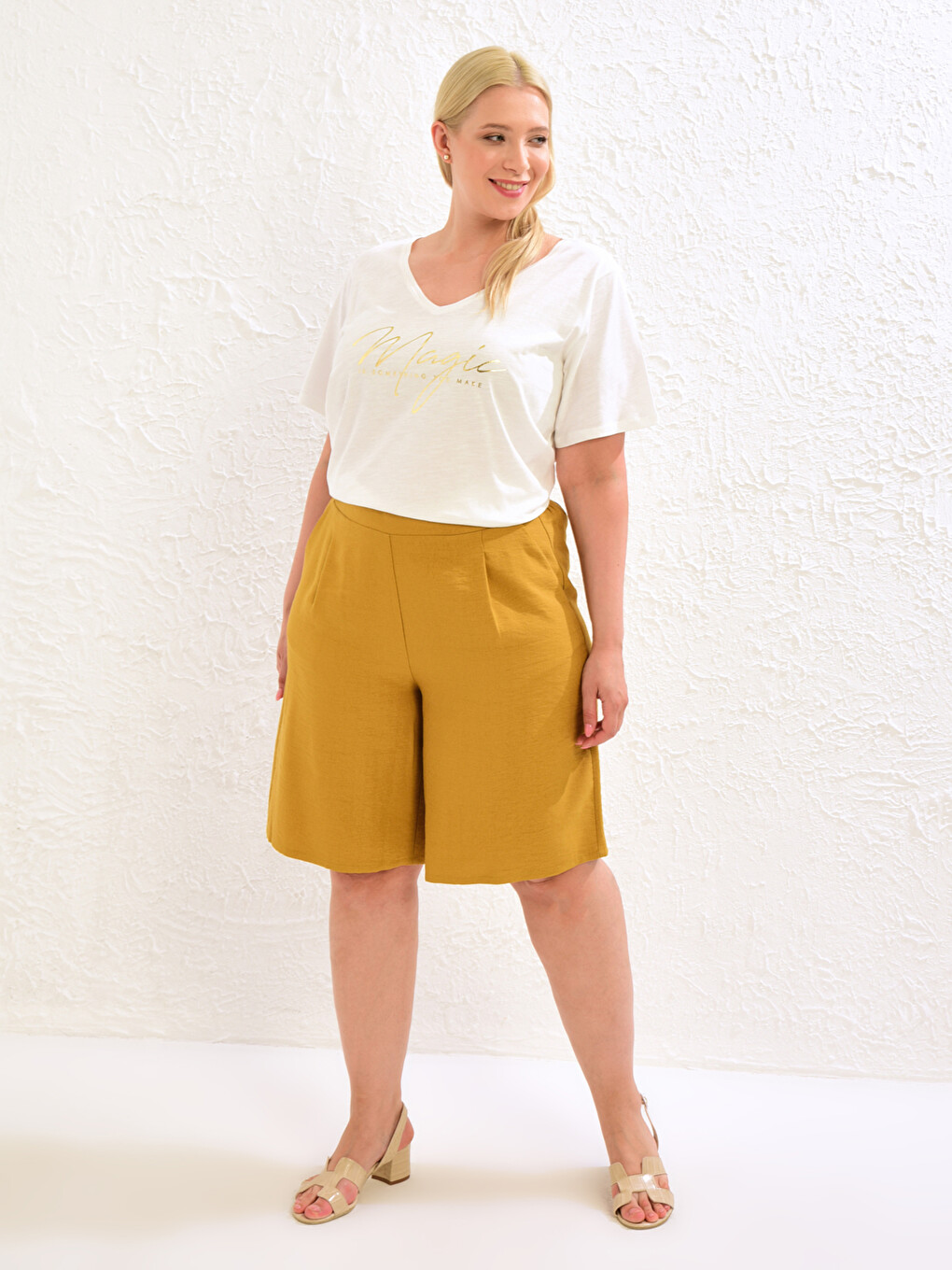 Plus Size Waist Elastic Viscose Shorts-7