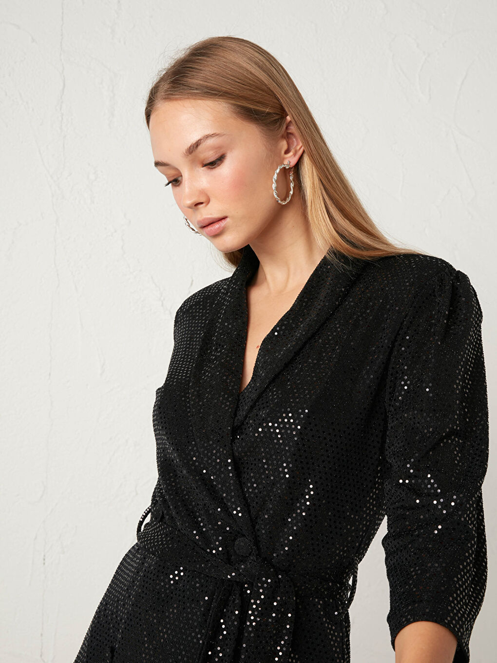 Doppelreiher-Kragen Funkelndes Gürtelkleid-4