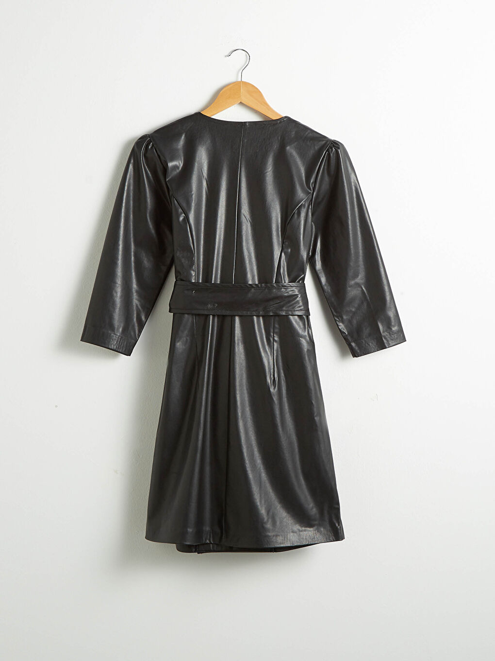 Siyah Kruvaze Yaka Deri Görünümlü Kemerli Elbise-7