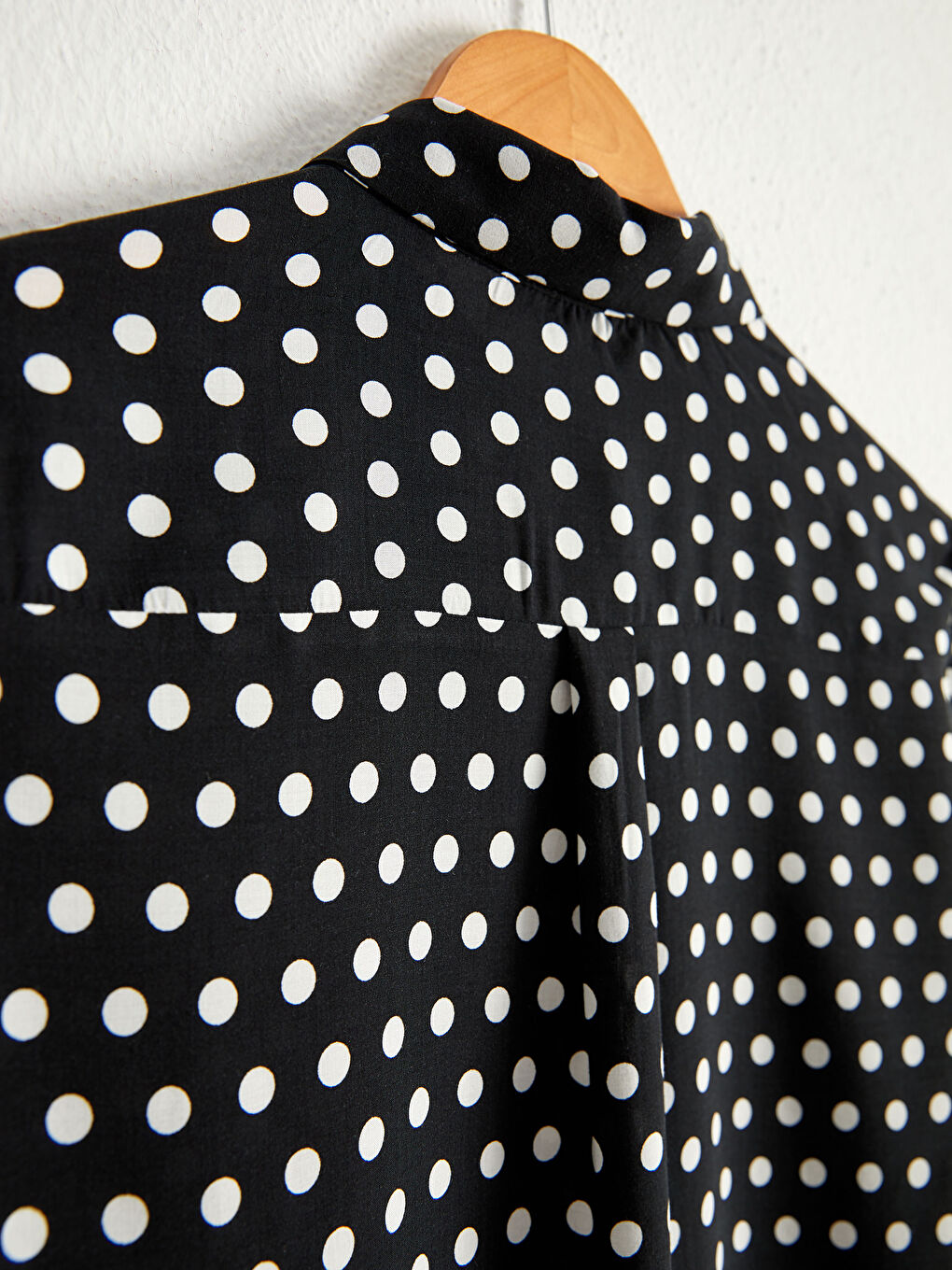 قميص واسع بنقشة البولكا دوت-3