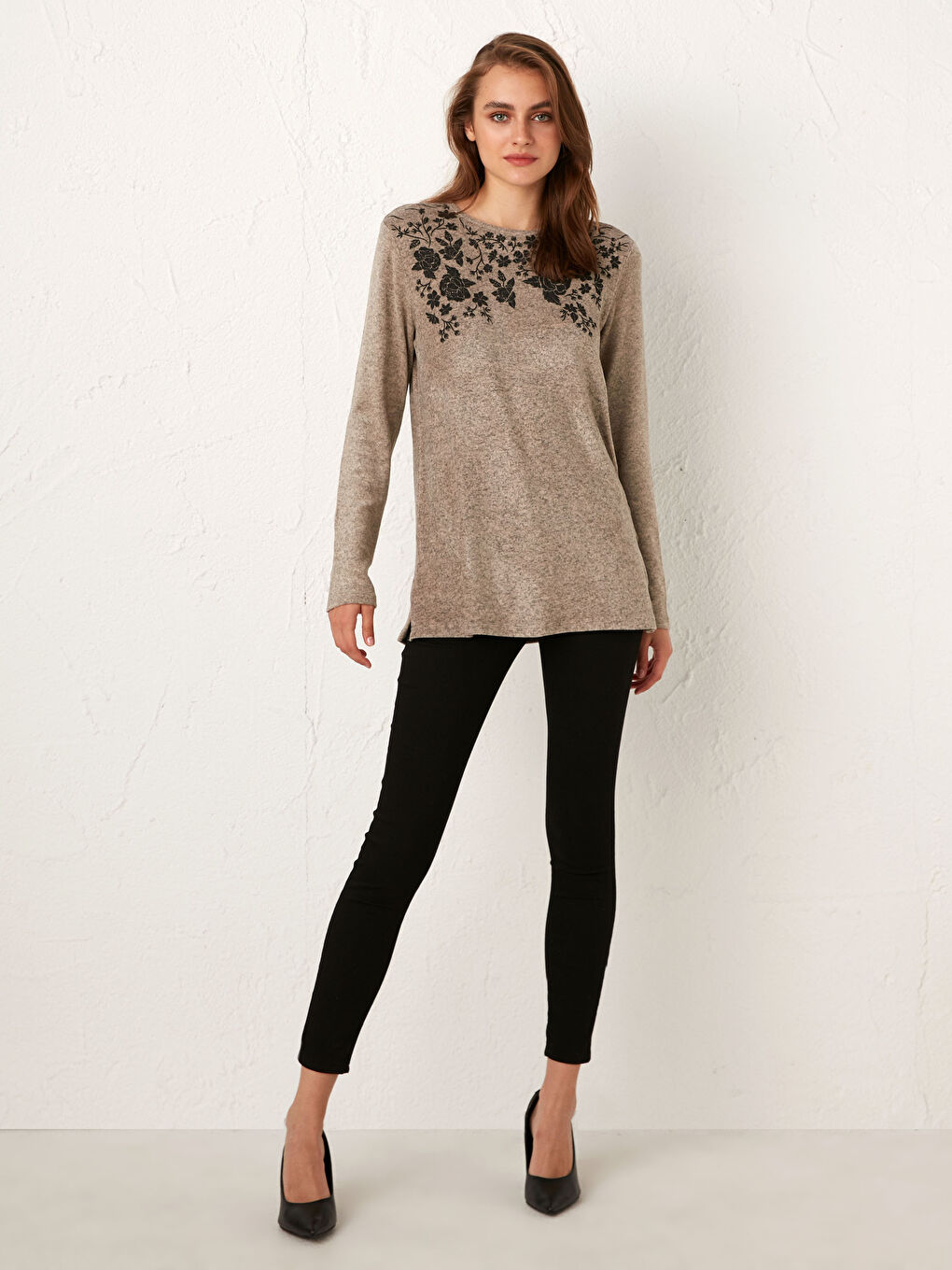 Bej Bisiklet Yaka Uzun Kollu Kadın Baskılı Esnek Tişört-3