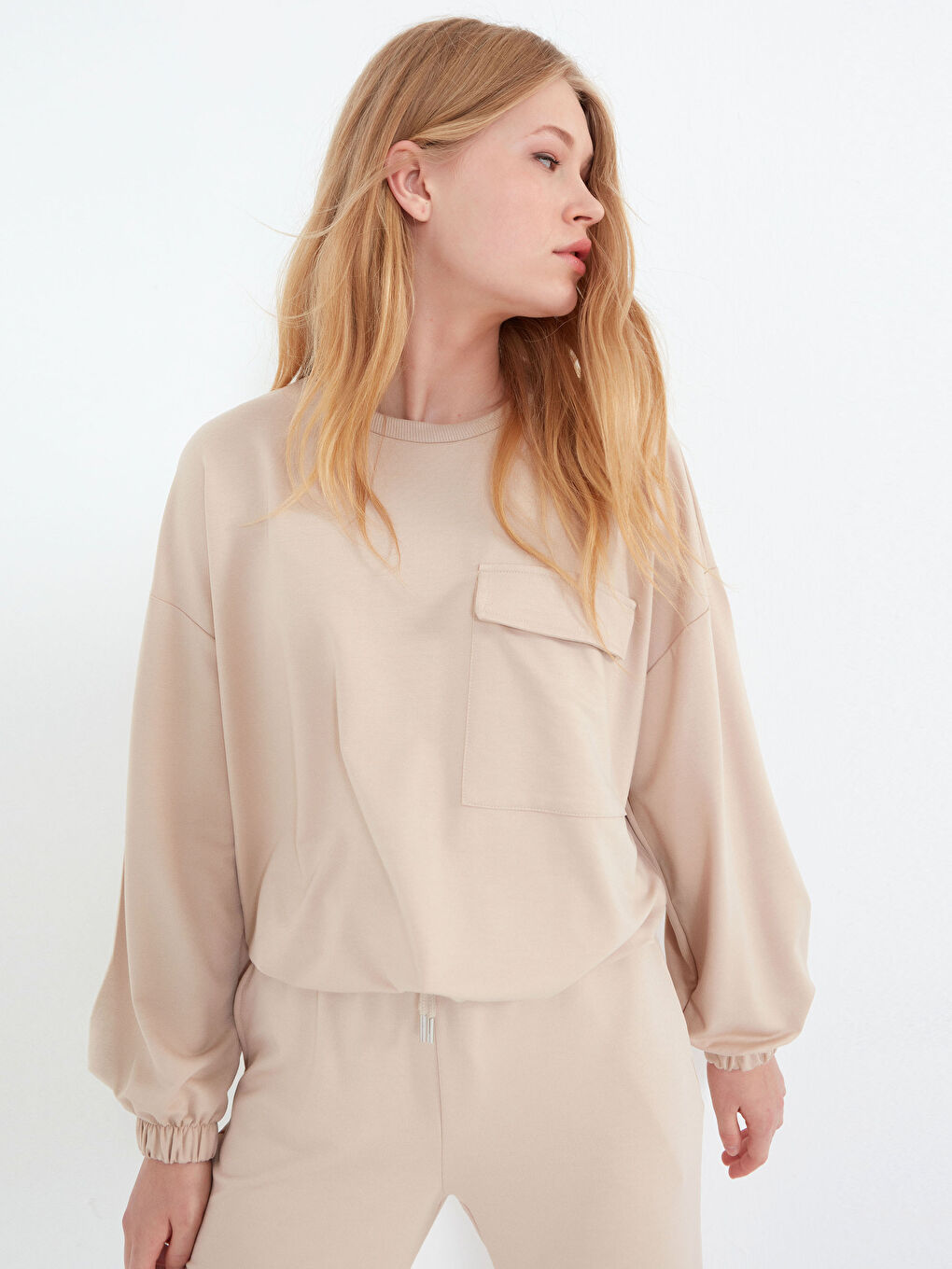 Pocket Detailed Sweatshirt-1