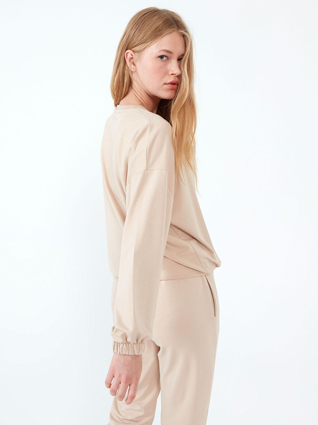 Pocket Detailed Sweatshirt-2