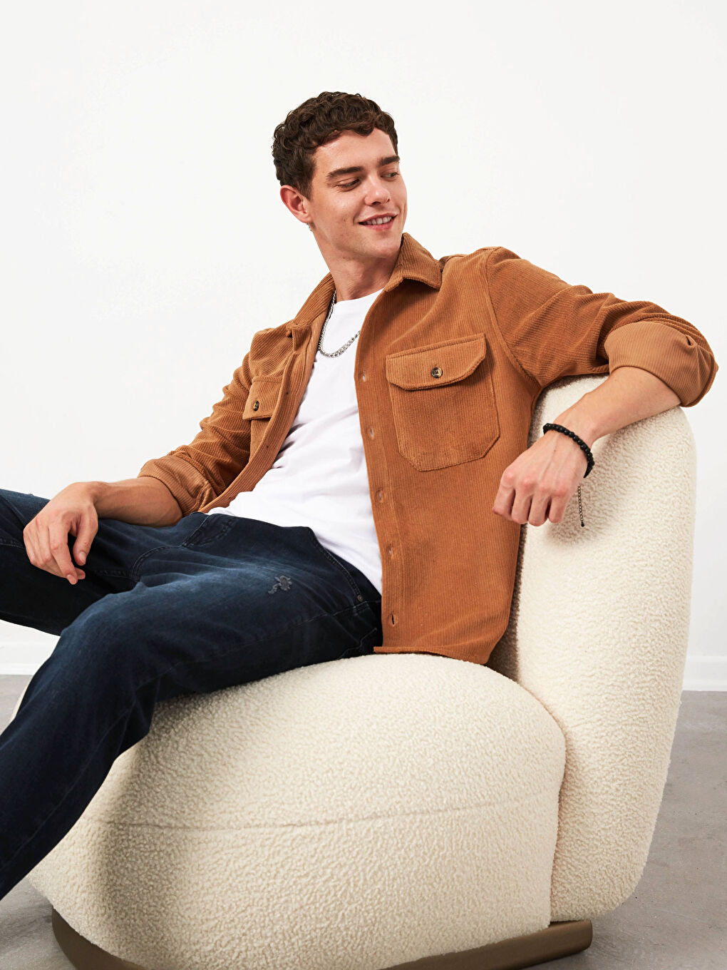 قميص قطيفة كم طويل بقصة عادية-1