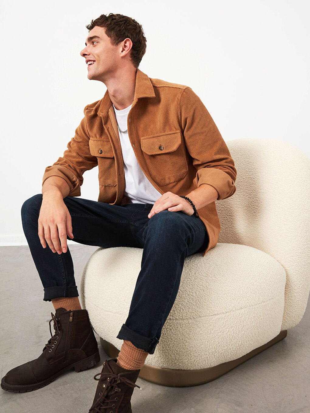 قميص قطيفة كم طويل بقصة عادية-3