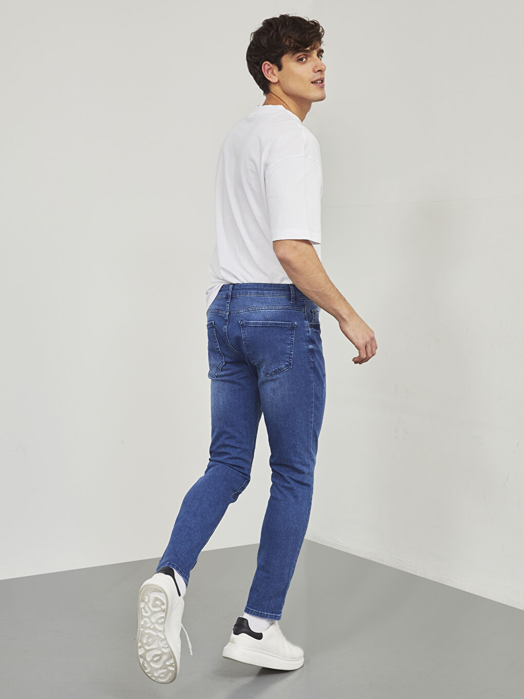 750 Slim Fit Jeans-3