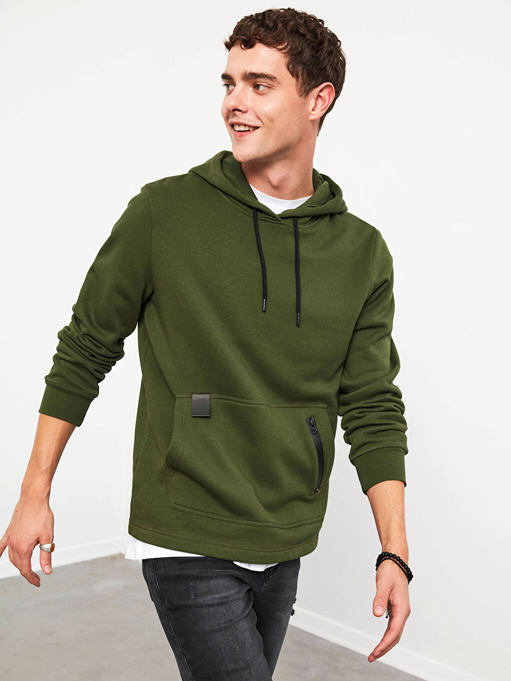 Sweat-Shirt à Capuche Pour Hommes à Manches Longues-1