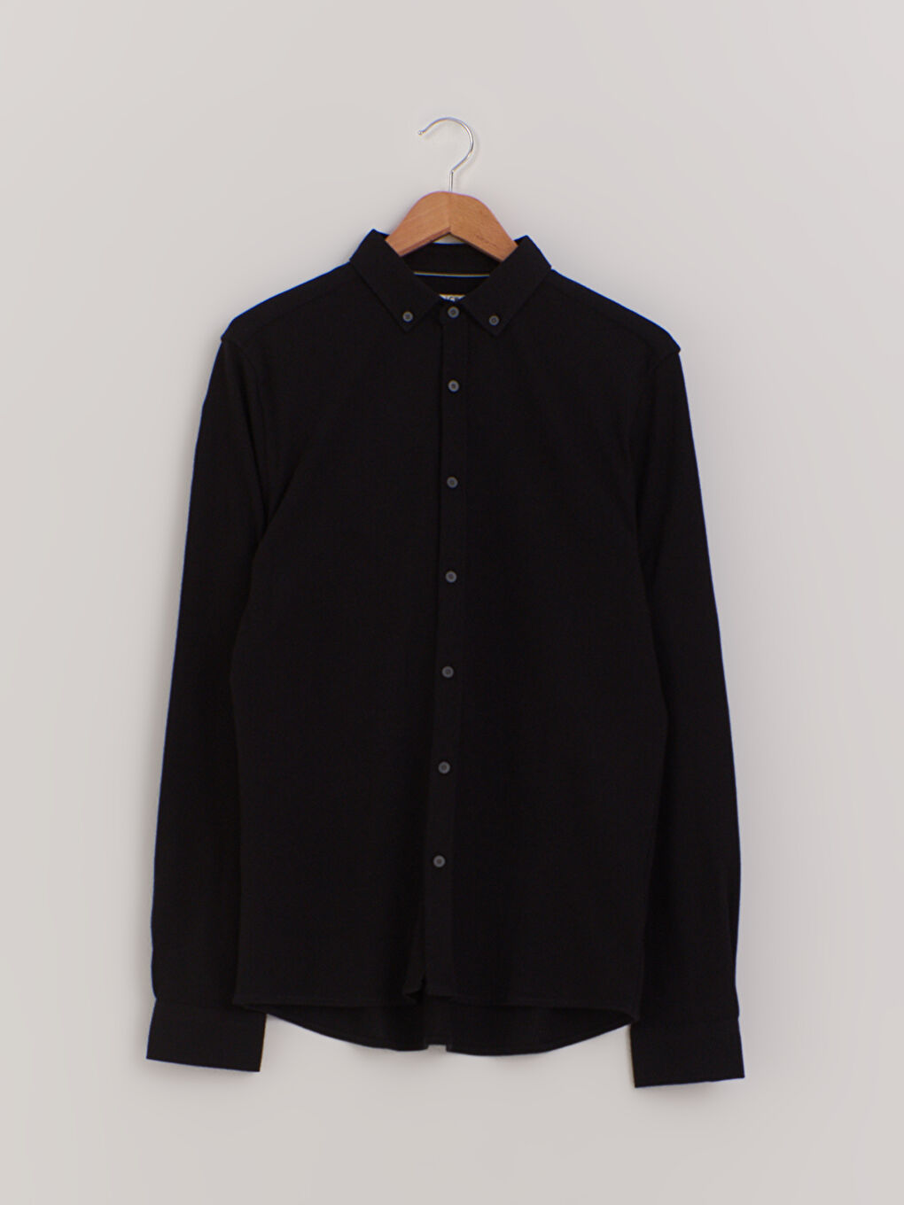 قميص قطني بأكمام طويلة بقصة ضيقة