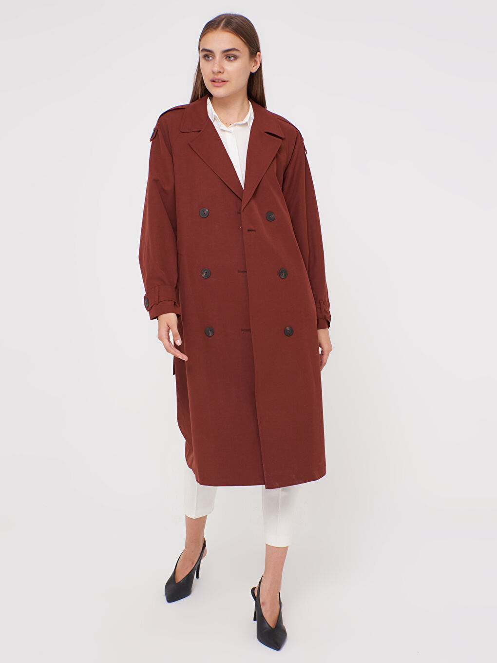 Kahverengi Düğme Detaylı Oversize Kadın Trençkot