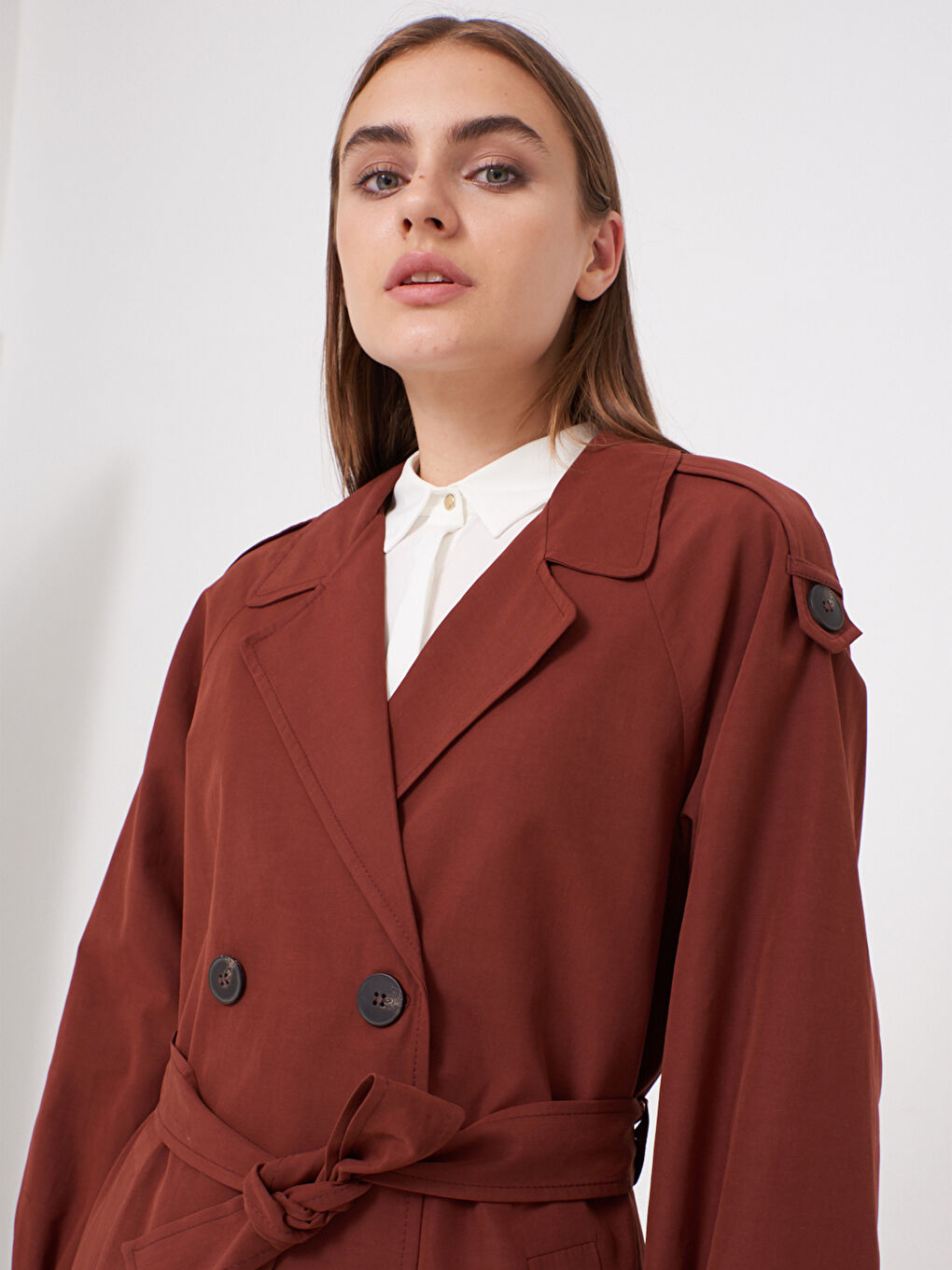 Kahverengi Düğme Detaylı Oversize Kadın Trençkot-3