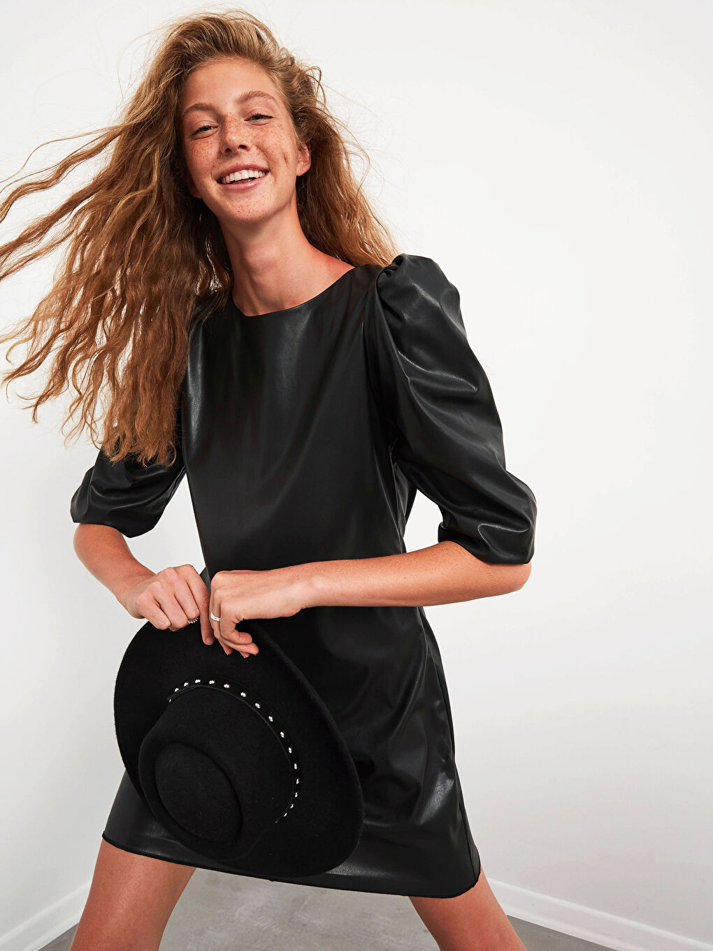 Siyah Deri Görünümlü Karpuz Kol Elbise