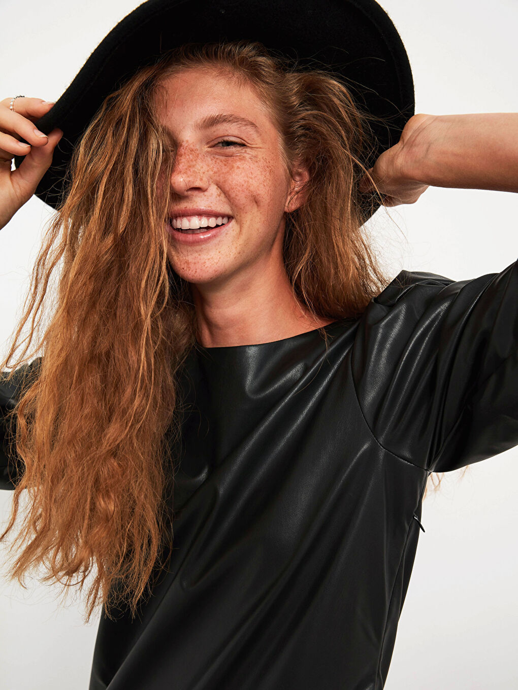 Siyah Deri Görünümlü Karpuz Kol Elbise-1