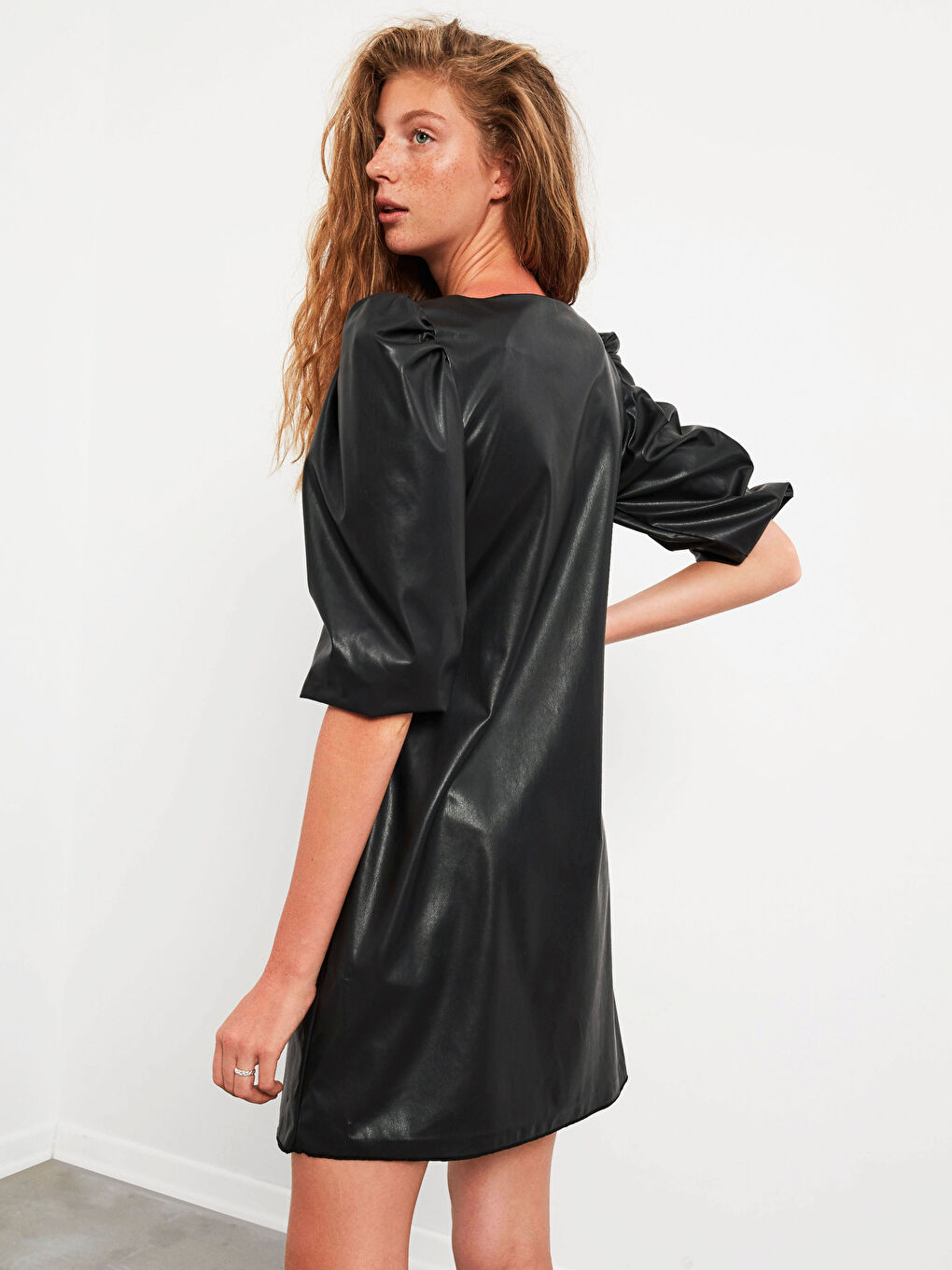 Siyah Deri Görünümlü Karpuz Kol Elbise-8