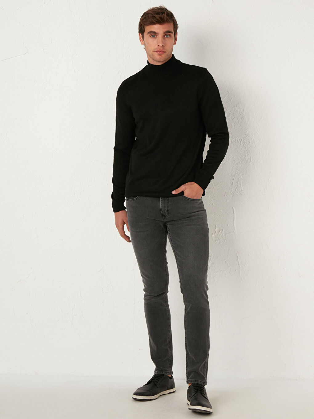 Трикотажный джемпер с воротником под горло-3