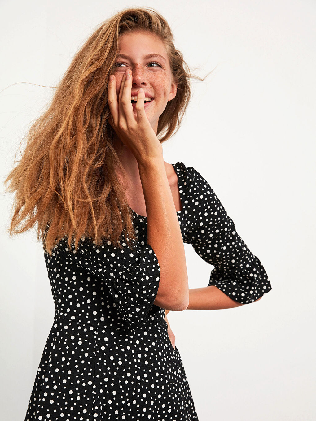 Siyah Kare Yaka Puantiyeli Kloş Elbise-3