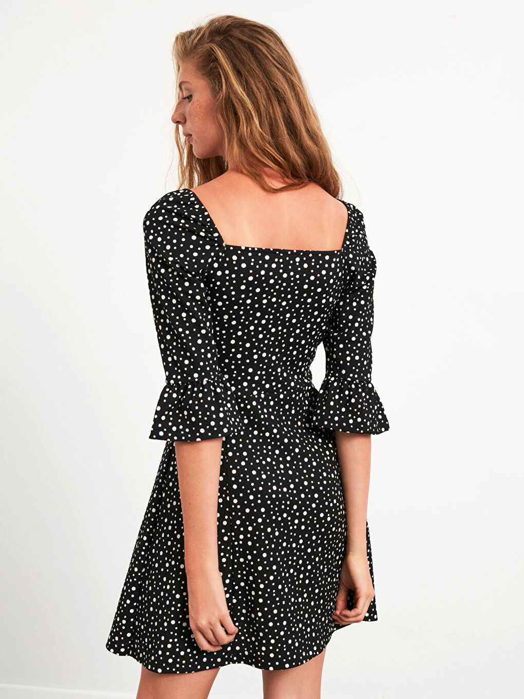 Siyah Kare Yaka Puantiyeli Kloş Elbise-4