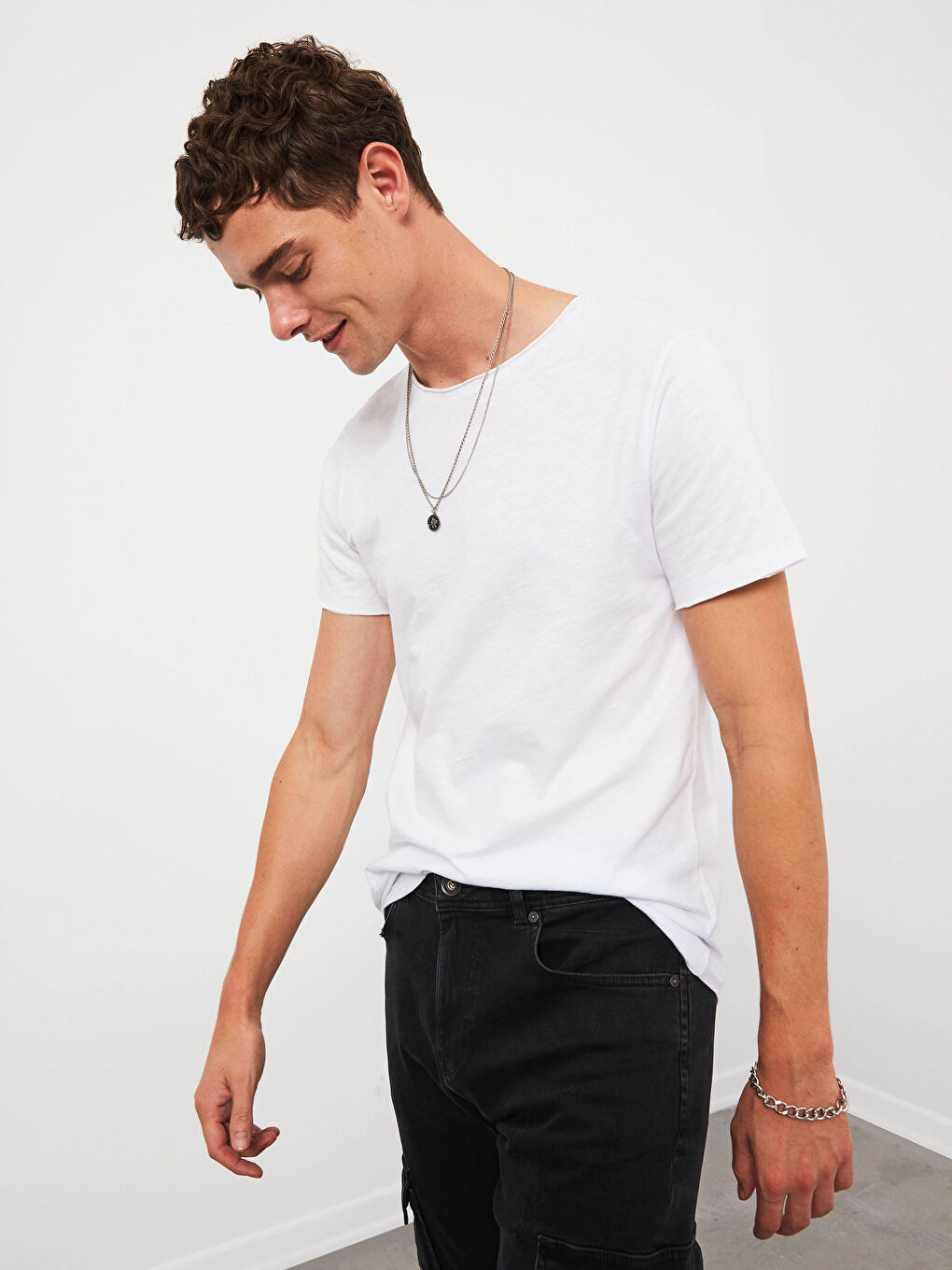 Beyaz Bisiklet Yaka Kısa Kollu Basic Tişört-1