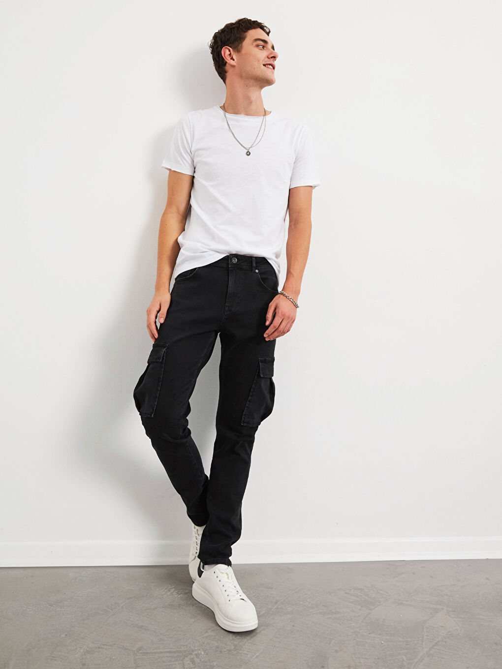 Beyaz Bisiklet Yaka Kısa Kollu Basic Tişört-6