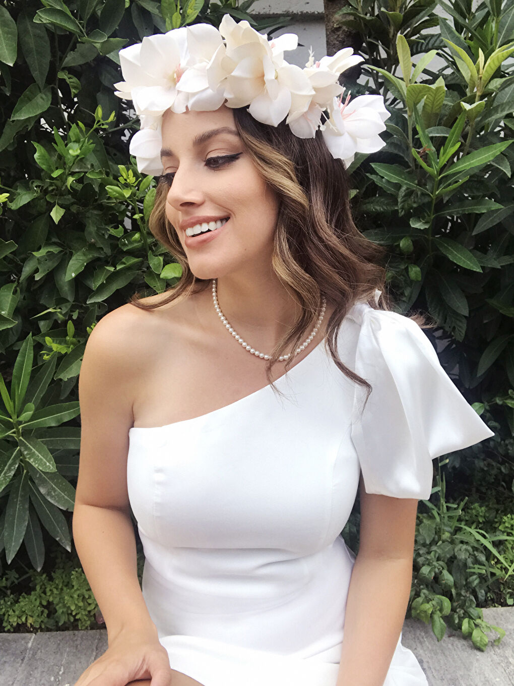 Beyaz Appleline Save The Date Fiyonk Detaylı Tek Omuz Kloş Elbise-13