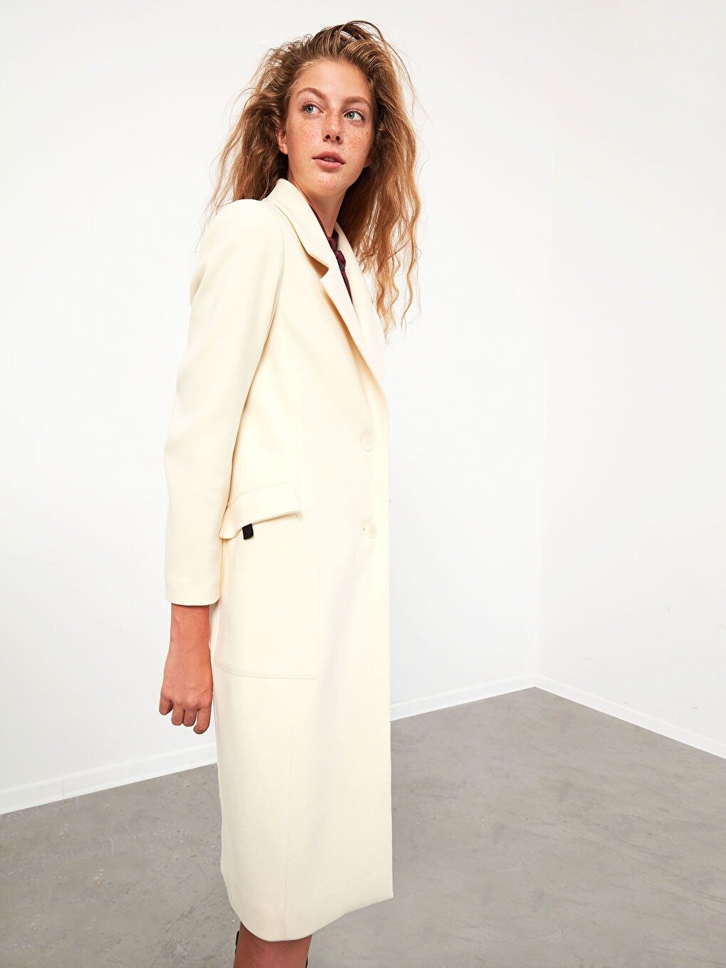 Ekru Yakalı Kalın Kaşe Kaban-2