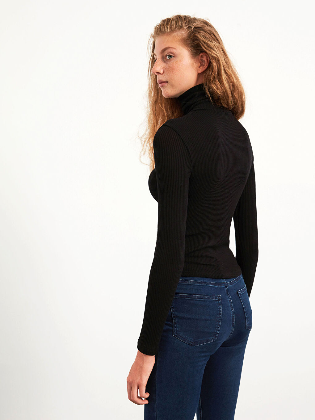 Siyah Dik Yaka Düz Uzun Kollu Kadın Tişört-6